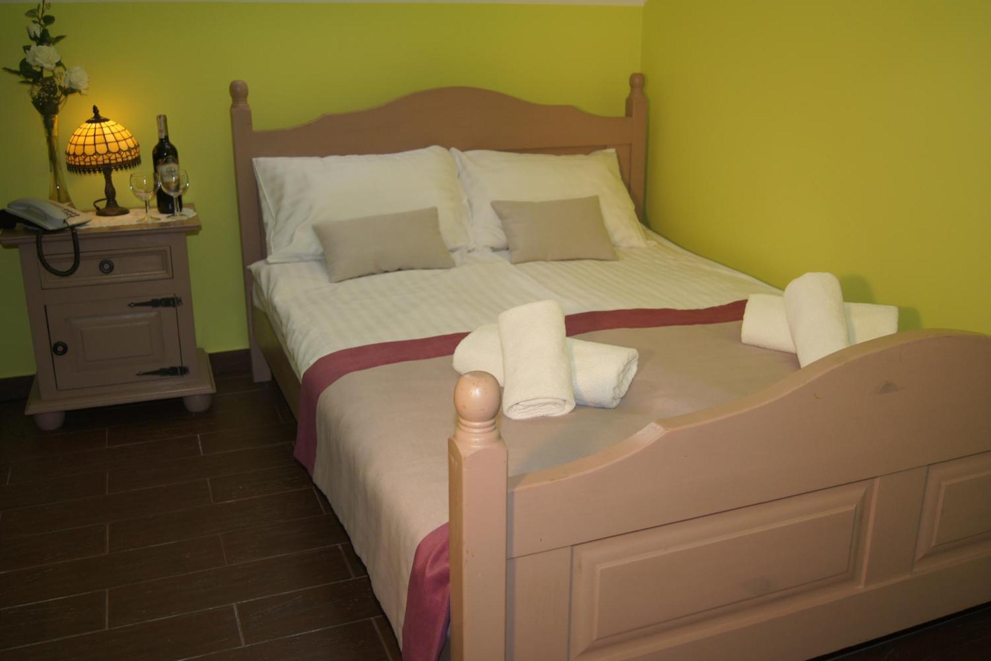 Hotel POD HERBEM -POKOJE OZONOWANE Białystok Kamer foto