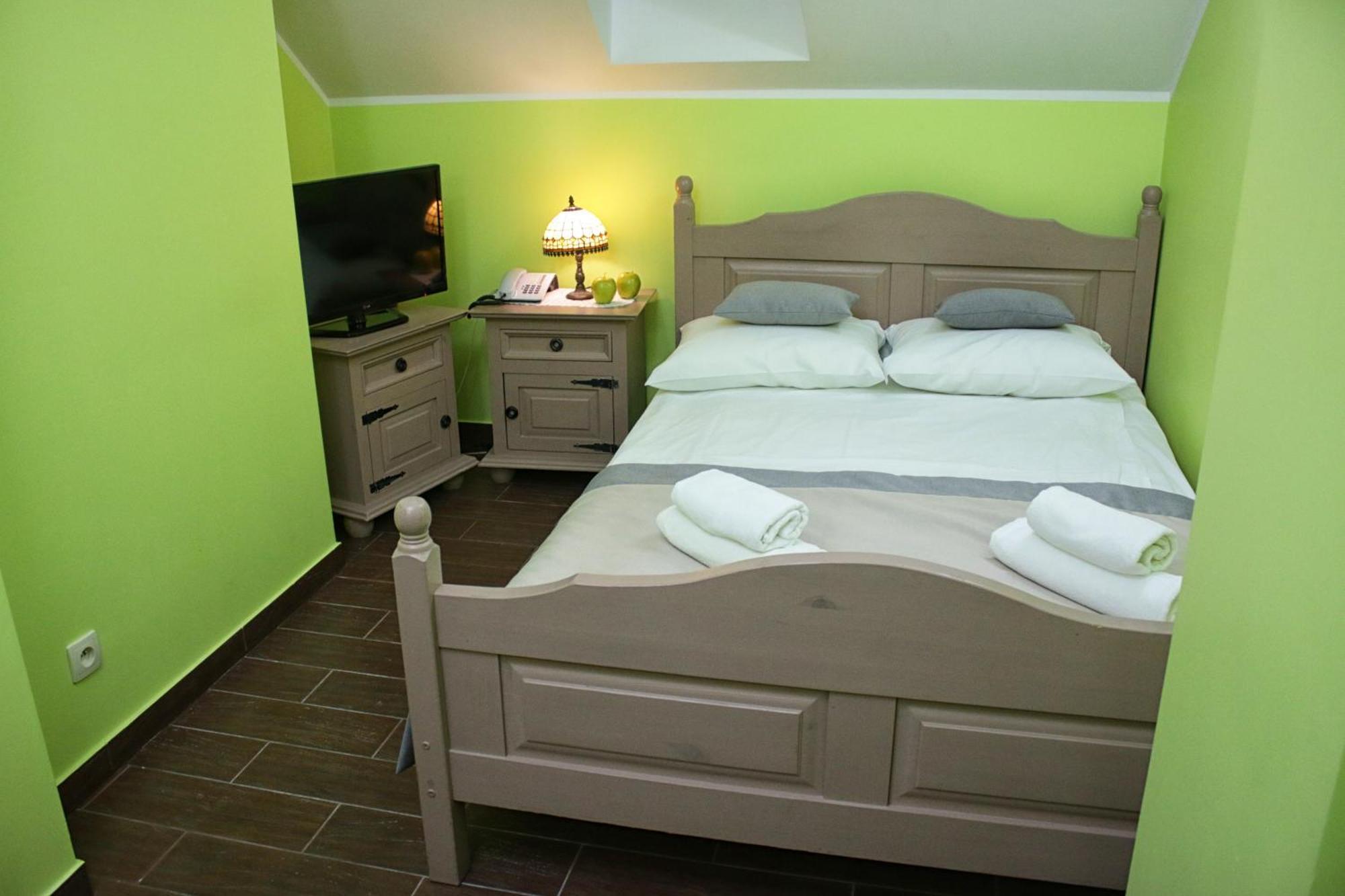 Hotel POD HERBEM -POKOJE OZONOWANE Białystok Kamer foto