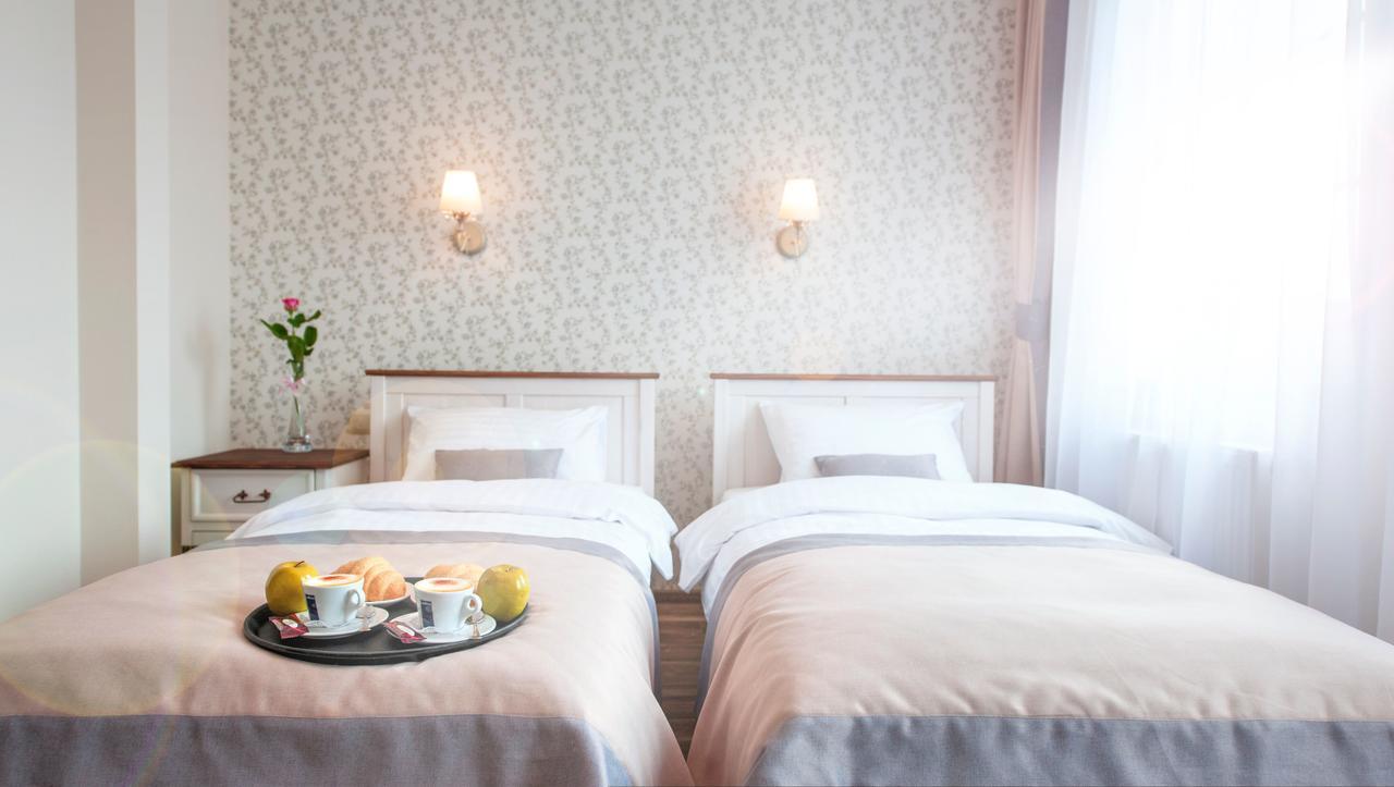 Hotel POD HERBEM -POKOJE OZONOWANE Białystok Buitenkant foto