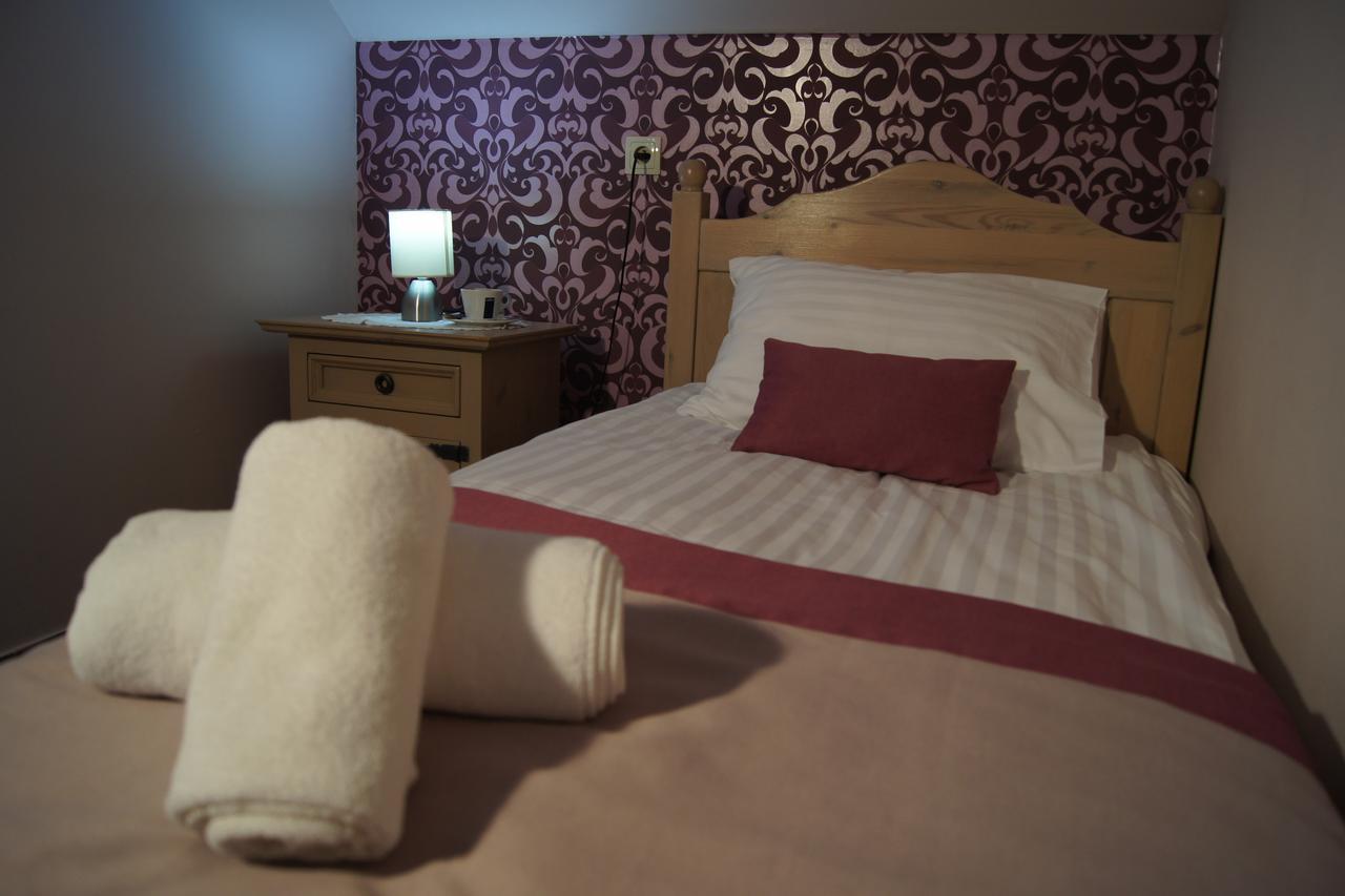 Hotel POD HERBEM -POKOJE OZONOWANE Białystok Kamer foto