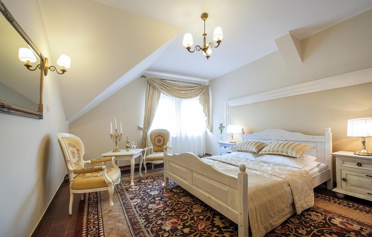 Hotel POD HERBEM -POKOJE OZONOWANE Białystok Buitenkant foto