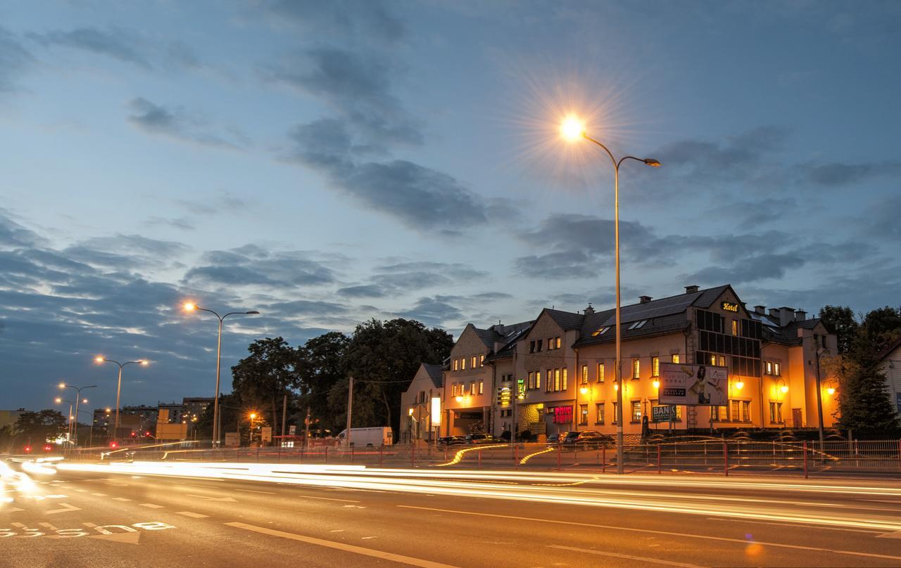 Hotel POD HERBEM -POKOJE OZONOWANE Białystok Buitenkant foto